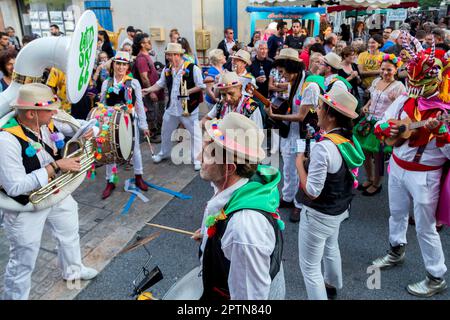 „Latin Art 66" während des Festivals Sol Y Fiesta. Occitanie, Frankreich Stockfoto