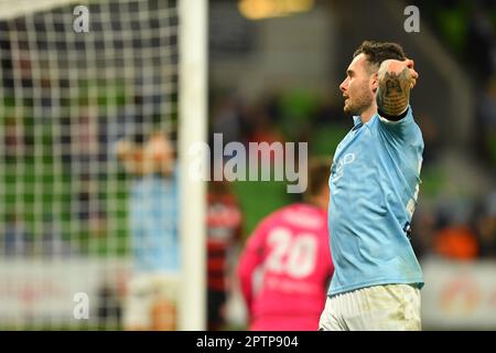 Melbourne, Australien. 28. April 2023, australische Isuzu UTE A-League-Fußballrunde 26. Im Bild: Aiden O'Neill (13) von Melbourne City. Verpasste Gelegenheit nach einem Torschuss im AAMI Park in Melbourne. Kredit: Karl Phillipson/Alamy Live News Stockfoto