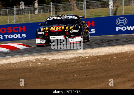 Wanneroo Raceway, Perth, Westaustralien. 28. April 2023. Perth Supersprint 2023. Tag 1; Nummer 26 Penrite Fahrer David Reynolds während des Trainings im Perth Supersprint Stockfoto