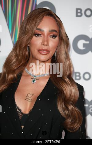 Munroe Bergdorf nimmt an den GQ Men of the Year Awards 2021 auf der Tate Modern in London, England, Teil. Stockfoto