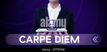 Konzeptausstellung Carpe Diem, Wort geschrieben über ein öffentliches Festival, auf dem Menschen Musik und Tanz spielen Stockfoto