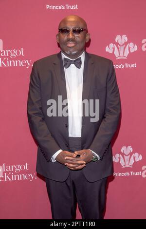 Der Redakteur der British Vogue Edward Enninful nimmt an der 2023 The Prince's Trust Gala in der Cipriani South Street in New York City Teil. (Foto von Ron Adar / SOPA Images/Sipa USA) Stockfoto