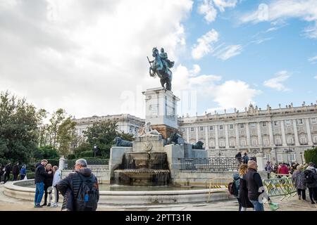 Spanien, Madrid, Denkmal für Philip IV. Und Königspalast Stockfoto