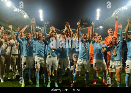 Melbourne, Australien. 28. April 2023 Im Bild: Melbourne City feiert den dritten A-League-Premiership-Titel in Folge im AAMI Park in Melbourne. Kredit: Karl Phillipson/Alamy Live News Stockfoto