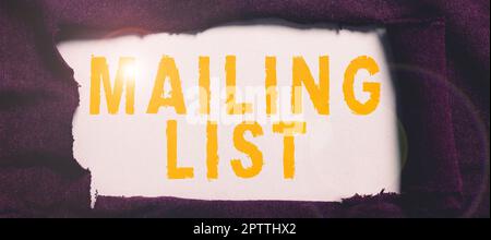 Unterschreiben Sie mit der Anzeige einer Mailing-Liste, einer konzeptionellen Fotoliste von Personen, die eine regelmäßige Mailing-Verteilung abonnieren Stockfoto