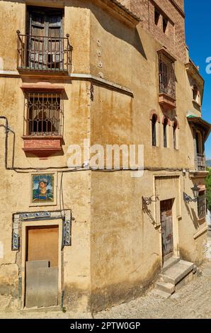 Ronda - die antike Stadt Ronda, Andalusien. Verlassene öffentliche Häuser der antiken Stadt Ronda, Andalusien, Spanien Stockfoto