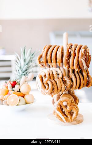 Bretzel oder Pretzel, original deutsches Rezept. Poster-Banner für Bäckerei-Café-Menü. Oktoberfest-Karte. Speicherplatz kopieren Stockfoto