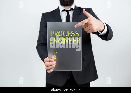 Schreiben mit Text Process Engineer, Geschäftsübersicht, verantwortlich für die Entwicklung neuer industrieller Prozesse Stockfoto