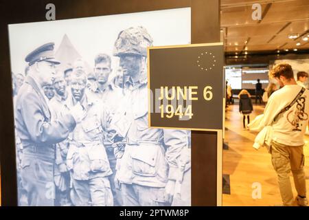 Der amerikanische Friedhof und das Denkmal der Normandie, der amerikanische Friedhof der Normandie, der amerikanische Friedhof, in, Frankreich, befindet sich, in, Colleville-sur-Mer, Normandie, gegründet von den USA Erste Armee am 8. Juni 1944 als erste, amerikanischer Friedhof, auf europäischem Boden, Im Zweiten Weltkrieg Der Friedhof erstreckt sich über 172,5 Hektar und beherbergt die Gräber von 9.386, militärisch Toten, von denen die meisten ihr Leben bei der Landung und den anschließenden Operationen verloren haben. Stockfoto