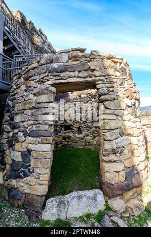 Su Nuraxi ist eine nahrhafte archäologische Stätte in Barumini, Sardinien, Italien Stockfoto