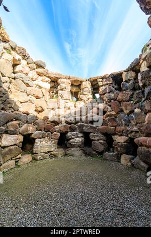 Su Nuraxi ist eine nahrhafte archäologische Stätte in Barumini, Sardinien, Italien Stockfoto