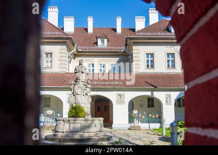 Mauerbach: Kaiser-Franz-Josef I.-Jubiläumsvolksschule in Wienerwald, Wiener Wald, Niederösterr Stockfoto