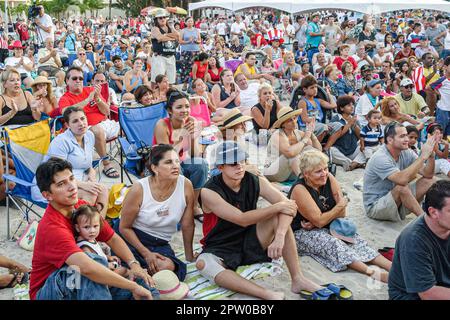 Miami Beach, Florida, Unabhängigkeitstag, 4. Juli, patriotischer jährlicher Feiertag, Staatsbürgerschaftszeremonie, Einwanderung, Einbürgerung, ethnisch gemischt Stockfoto