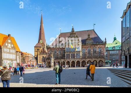 Das Rathaus am Rande des Marktplatzes in der Altstadt von Bremen. Stockfoto