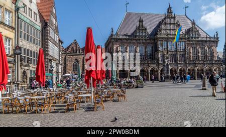 Das Rathaus am Rande des Marktplatzes in der Altstadt von Bremen. Stockfoto