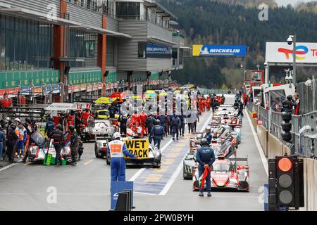 Stavelot, Belgien. 28. April 2023. Pitlane, während der 6 Stunden Spa-Francorchamps 2023, 3. Runde der FIA-Weltausdauermeisterschaft 2023, vom 27. Bis 29. April 2023 auf dem Circuit de Spa-Francorchamps in Stavelot, Belgien - Foto Frédéric Le Floc'h/DPPI Credit: DPPI Media/Alamy Live News Stockfoto