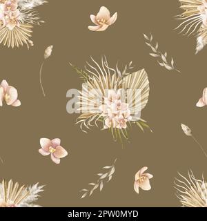 Nahtloses Aquarellmuster mit getrockneten Palmenblättern und Orchideenblumen auf dunkelbraunem Hintergrund. Handgezeichnete Darstellung von Blumenverzierungen für Textilmotive oder Geschenkpapier. Tropische Kulisse. Stockfoto