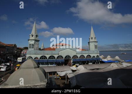 Ein allgemeiner Ausblick zeigt den Eisernen Markt im Jugendstil an dem faszinierendsten Ort im Amazonasgebiet Belem nördlich von Brasilien, ist der Flussmarkt Ver-o-Peso ( Check-the-Weight) am 28. April 2023. Der Ver-o-Peso-Markt ist seit 396 Jahren die größte Open-Air-Messe in Lateinamerika, die Hauptausstellung für Produkte von Amazon. (Foto: Paulo Amorim/Sipa USA) Guthaben: SIPA USA/Alamy Live News Stockfoto