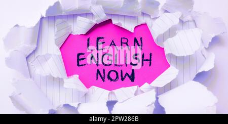 Textunterschrift mit „Learn English Now, Word“ zum Erwerb von Kenntnissen und Fertigkeiten in englischer Sprache Stockfoto