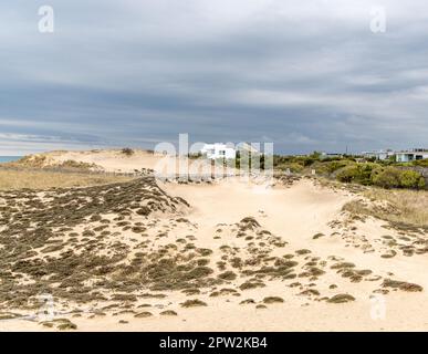 Ein weißes modernes Haus am Meer am 16 Marine Blvd, Amagansett Stockfoto