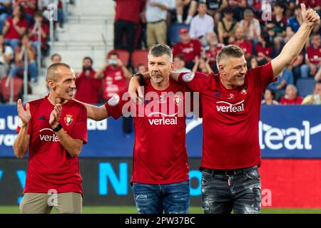 Pamplona, Spanien. 28. April 2023. Sport. Fußball. Tribut an die Osasuna-Spieler, die im Finale der Copa del Rey 2005 mitgespielt haben. Kredit: Inigo Alzugaray/Alamy Live News Stockfoto