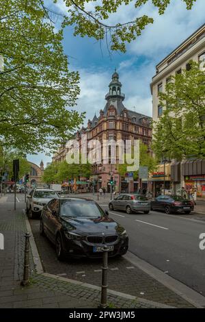 Gebäude entlang der Kaiserstraße in der Innenstadt von Frankfurt Stockfoto