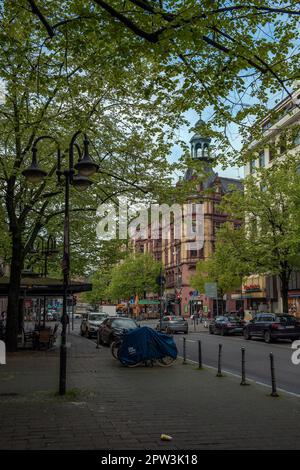 Gebäude entlang der Kaiserstraße in der Innenstadt von Frankfurt Stockfoto