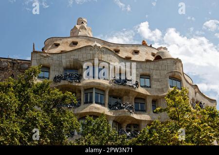 Casa Milà, eines der berühmtesten Gebäude in Barcelona, Spanien Stockfoto