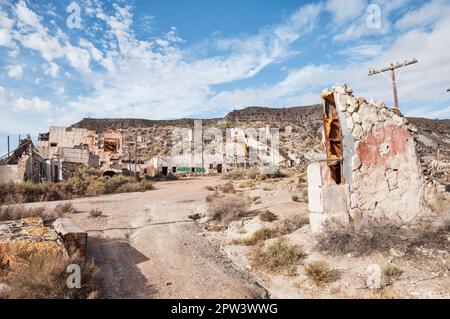 09-22-2022. Almeria, Andalucía, Spanien. Fuerte El Condor. Verlassener Film in der Wüste Almeria Stockfoto