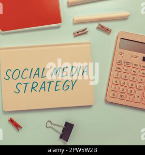 Textunterschrift Präsentation der Social-Media-Strategie, konzeptioneller Fotoplan und Hoffnung auf Erfolg mit Social Media Stockfoto