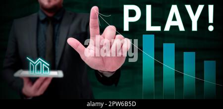 Schreiben und Text anzeigen Spielen, konzeptionelle Fotos Führen Sie Aktivitäten aus, um Spaß und Erholung mit lustigen Freunden zu haben Stockfoto