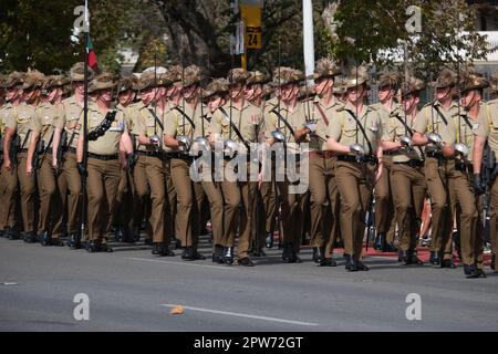 Der 2023. Anzac Day märz in Adelaide Australien Stockfoto