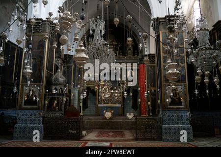 Jerusalem, Israel - 12. November 2022: Das Innere von St. James-Kathedrale im armenischen Viertel, Jerusalem, Israel. Stockfoto