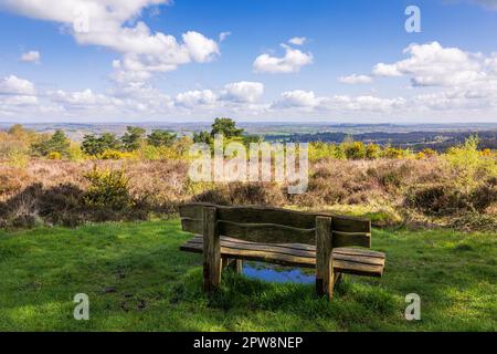 Wunderschöne Aussicht nach Osten über den Ashdown Wald und den High weald von Broadstone warren East Sussex Südostengland Großbritannien Stockfoto