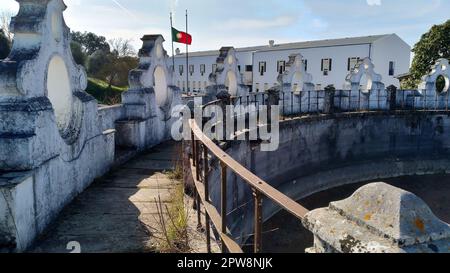 Zisterne aus dem 17. Jahrhundert der Herdade da Mitra, teilweise Blick vom Rundgang, in der Nähe des Dorfes Valverde in Alentejo, Evora, Portugal Stockfoto