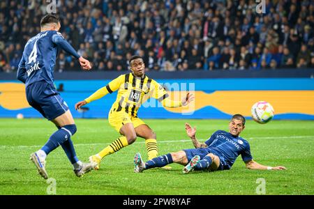 Von links nach rechts Erhan MASOVIC (BO), Youssoufa MOUKOKO (DO), Cristian GAMBOA (BO), Torchance, Action, Duels, Fußball 1. Bundesliga, 30. Spieltag, VfL Bochum (BO) - Borussia Dortmund (DO) 1:1, am 28. April 2023 in Bochum/Deutschland. #DFL-Vorschriften verbieten die Verwendung von Fotografien als Bildsequenzen und/oder quasi-Video # Stockfoto