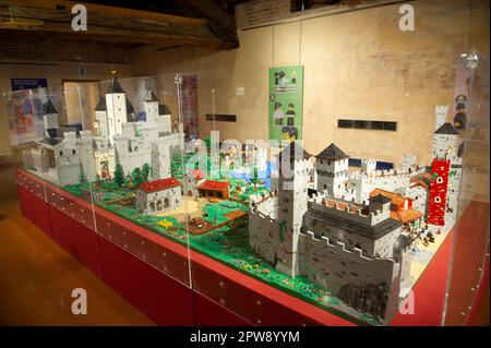 28. april 2023 - Italien, Lombardei, Monza - „I Love Lego“-Ausstellung mit Dioramen, die mit Lego-Steinen erbaut wurden und in der Royal Villa reale in Mo ausgestellt sind Stockfoto