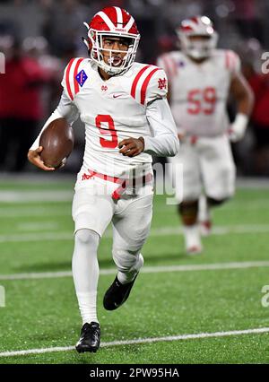 25. Oktober 2019 Bellflower, CA. Top Prep Quarterback Prospect Bryce Young #9 von Hook Dei in Aktion vs. St. John Bosco. Hook dei Monarchs gegen St. John Bosco Braves. Louis Lopez/Modern Exposure/Cal Sport Media. Stockfoto