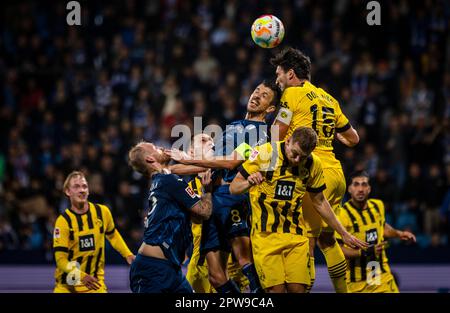 Bochum, Deutschland. 28. April 2023. Philipp Hofmann (Bochum), Anthony Losilla (Bochum), Mats Hummels (BVB), Julian Ryerson (BVB) VfL Bochum - Borussia do Stockfoto