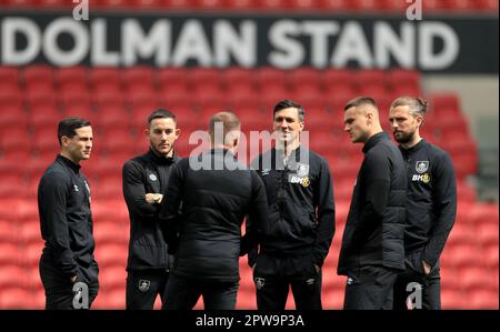 Von links nach rechts, Burnleys Josh Cullen, Josh Brownhill, Jack Cork, Taylor Harwood-Bellis und Jay Rodriguez vor dem Sky Bet Championship-Spiel in Ashton Gate, Bristol. Foto: Samstag, 29. April 2023. Stockfoto