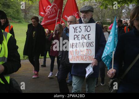 May Day Parade, International Workers' Day Union March mit Backworth Colliery Band, Newcastle upon Tyne, Großbritannien, 29. April 2023, Kredit: DEW/Alamy Live News Stockfoto