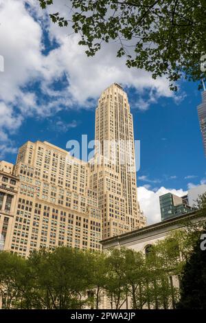 500 Fifth Avenue ist ein Bürogebäude im Art déco-Stil in New York City, USA 2023 Stockfoto