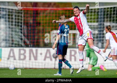 Amsterdam, Niederlande. 29. April 2023. AMSTERDAM, NIEDERLANDE - APRIL 29: Sherida Spitse von Ajax feiert das Tor während des Azerion Eredivisie Women-Spiels zwischen Ajax und FC Twente im Sportpark De Toekomst am 29. April 2023 in Amsterdam, Niederlande (Foto von Patrick Goosen/Orange Pictures) Kredit: Orange Pics BV/Alamy Live News Stockfoto