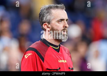 Sydney, Australien. 29. April 2023. Stellvertretender Schiedsrichter, David Walsh, schaut während des Spiels zwischen dem FC Sydney und den Jets im Allianz Stadium am 29. April 2023 in Sydney, Australien, zu. Kredit: IOIO IMAGES/Alamy Live News Stockfoto