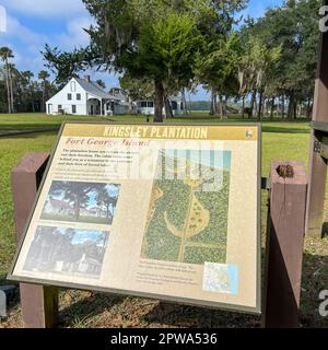 Jacksonville, FL, USA - 27. Oktober 2022 ein Informationsschild am Kingsley Estate im Timucuan Ecological National Park in Jacksonville, Florida Stockfoto