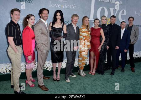 Adam Cropper, Olivia Applegate, Tom Pelphrey, Krysten Ritter, Jesse Plemons, Elizabeth Marvel, Elizabeth Olsen, Lily Rabe, Patrick Fugit, Keir Gilchrist und Richard C. Jones bei der Premiere des HBO Max Streamingserie 'Love & Death' bei der Directors Guild of America. Los Angeles, 26.04.2023 Stockfoto