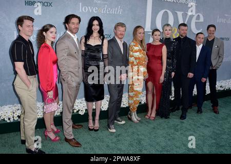 Adam Cropper, Olivia Applegate, Tom Pelphrey, Krysten Ritter, Jesse Plemons, Elizabeth Marvel, Elizabeth Olsen, Lily Rabe, Patrick Fugit, Keir Gilchrist und Richard C. Jones bei der Premiere des HBO Max Streamingserie 'Love & Death' bei der Directors Guild of America. Los Angeles, 26.04.2023 Stockfoto