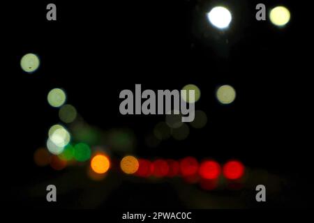 Urbane Stadt Nacht Licht Bokeh, unscharf gestellt Hintergrund weichzeichnen Stockfoto