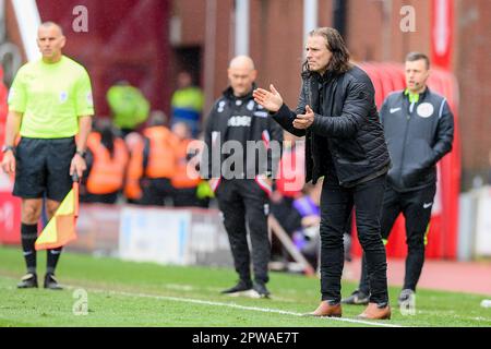 Queens Park Rangers Manager Gareth Ainsworth während des Sky Bet Championship-Spiels Stoke City vs Queens Park Rangers im bet365 Stadium, Stoke-on-Trent, Großbritannien, 29. April 2023 (Foto: Ben Roberts/News Images) Stockfoto