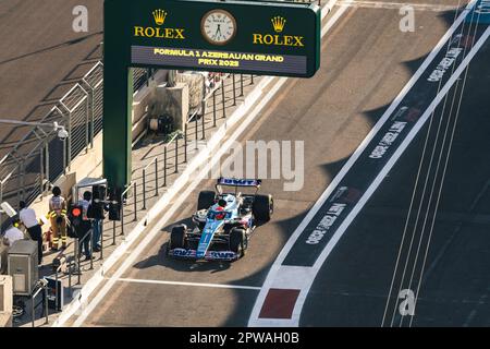 Baku, Aserbaidschan. 29. April 2023. Esteban Ocon (FRA) Alpine F1 Team A523 startete von der Boxengasse aus. 29.04.2023. Formel-1-Weltmeisterschaft, Rd 4, Aserbaidschan Grand Prix, Baku Street Circuit, Aserbaidschan, Sprint Day. Das Foto sollte wie folgt lauten: XPB/Press Association Images. Kredit: XPB Images Ltd/Alamy Live News Stockfoto